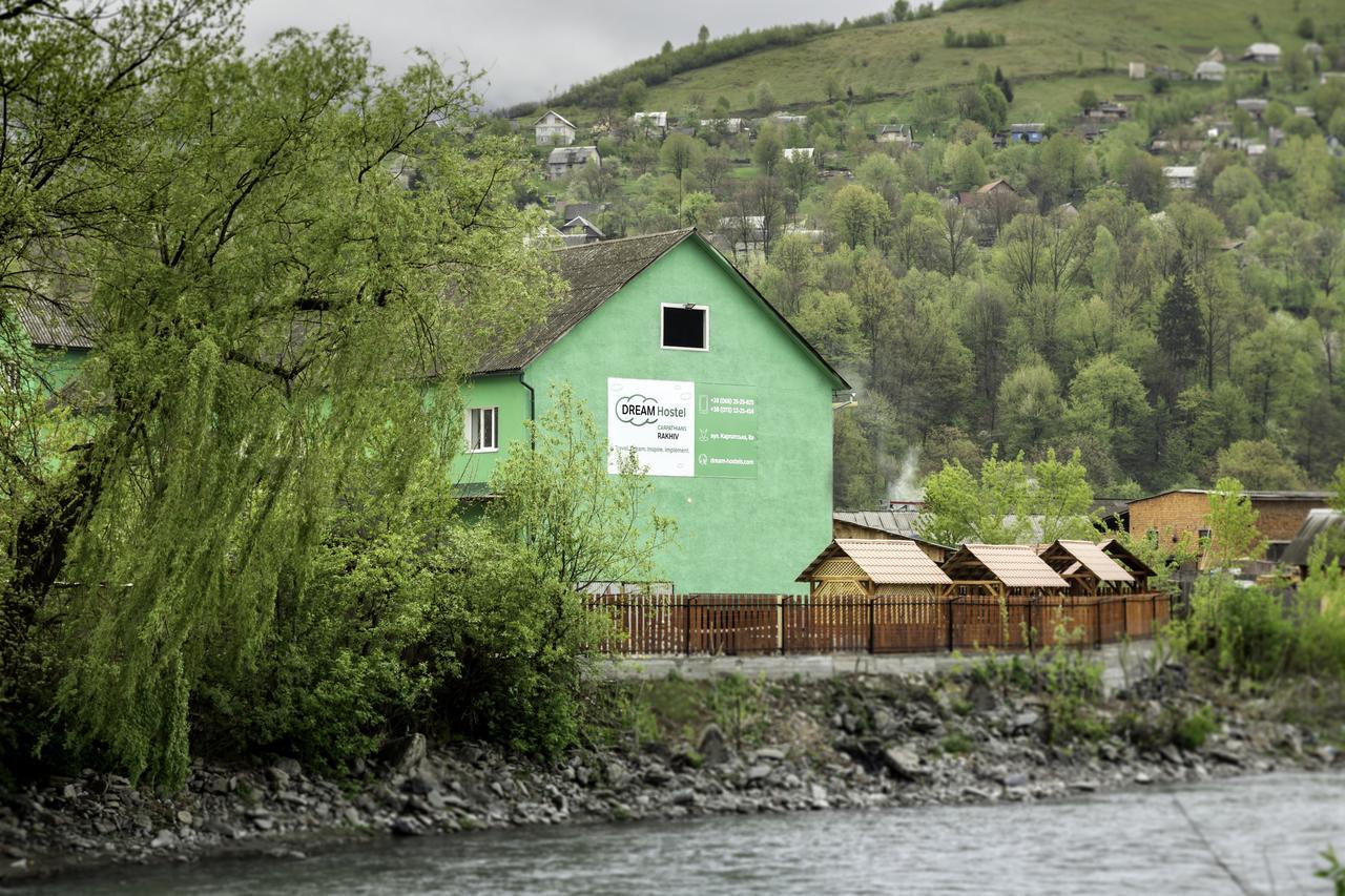 Dream Hostel Carpathians Rakhiv Bagian luar foto