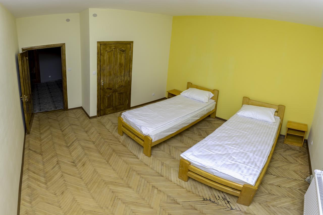 Dream Hostel Carpathians Rakhiv Bagian luar foto