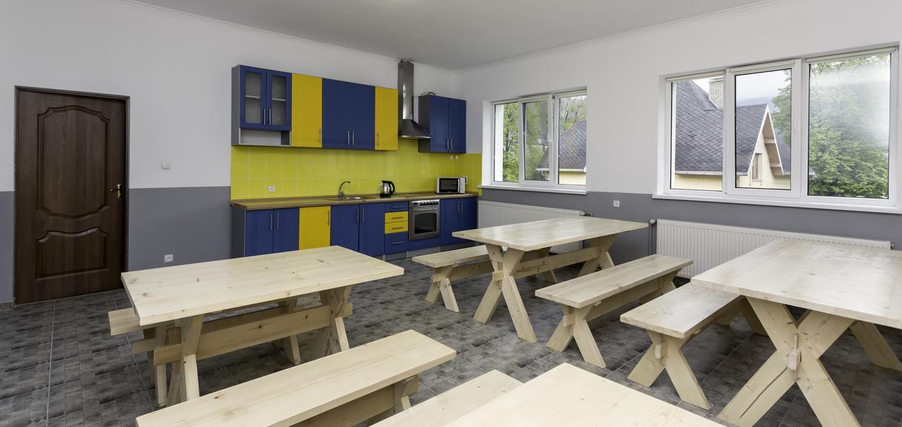 Dream Hostel Carpathians Rakhiv Bagian luar foto