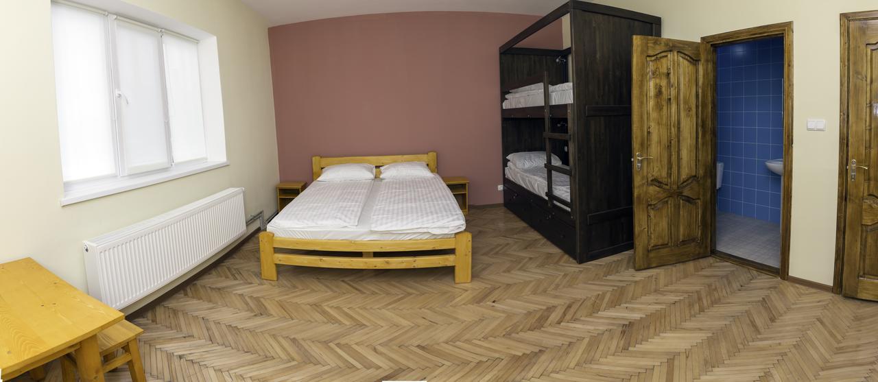 Dream Hostel Carpathians Rakhiv Bagian luar foto