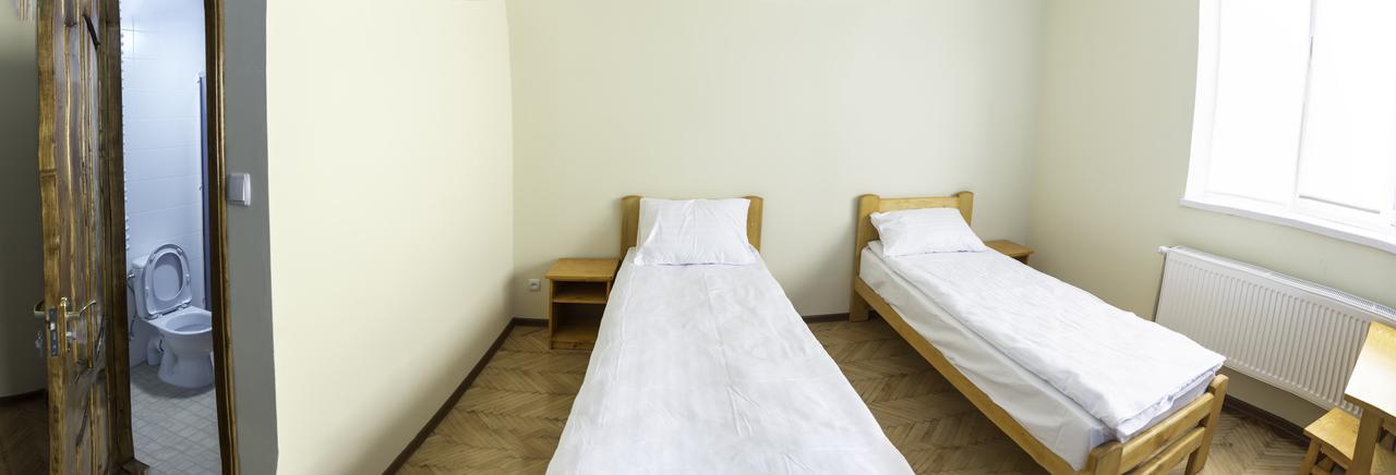 Dream Hostel Carpathians Rakhiv Bagian luar foto