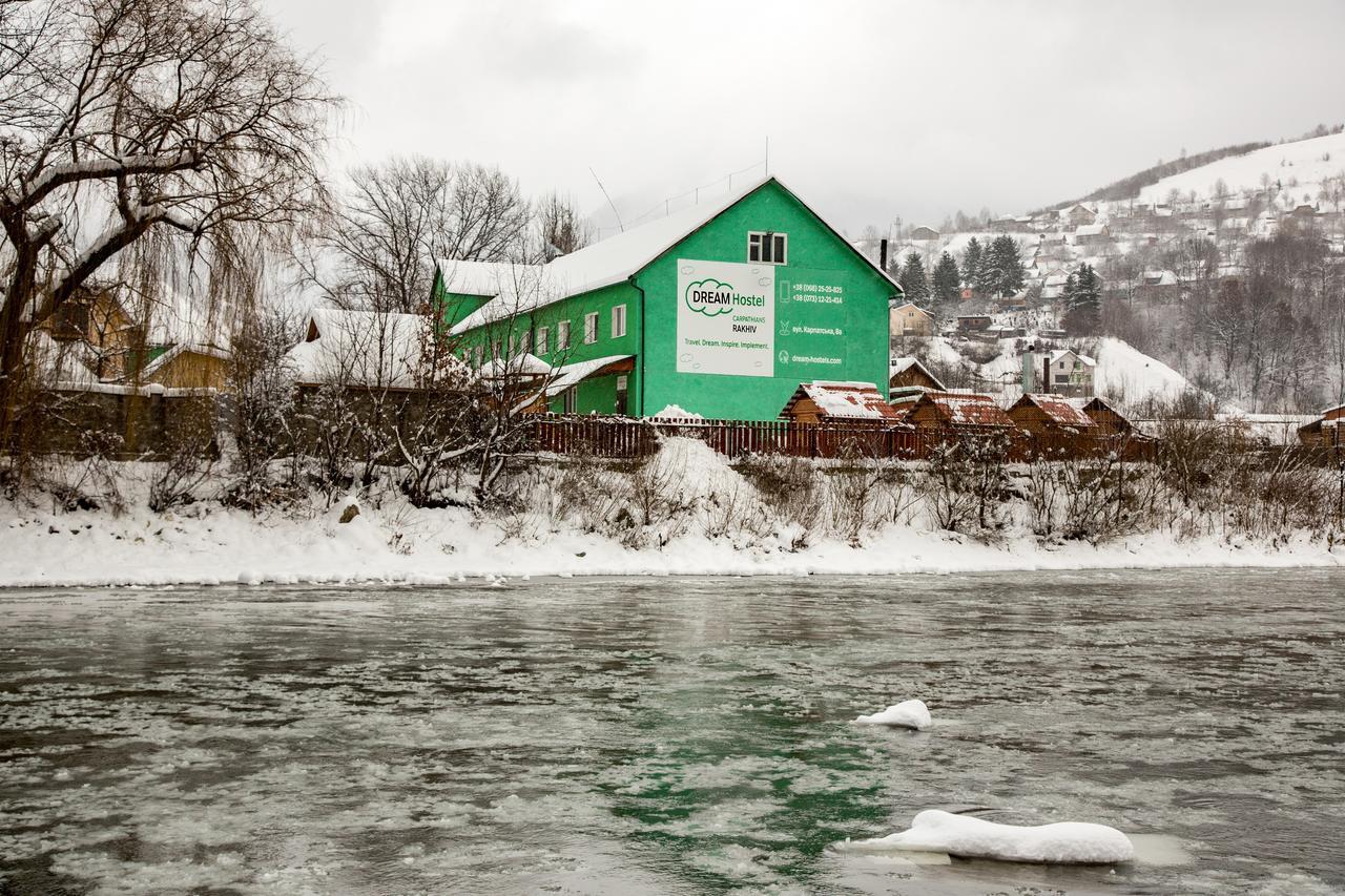 Dream Hostel Carpathians Rakhiv Bagian luar foto